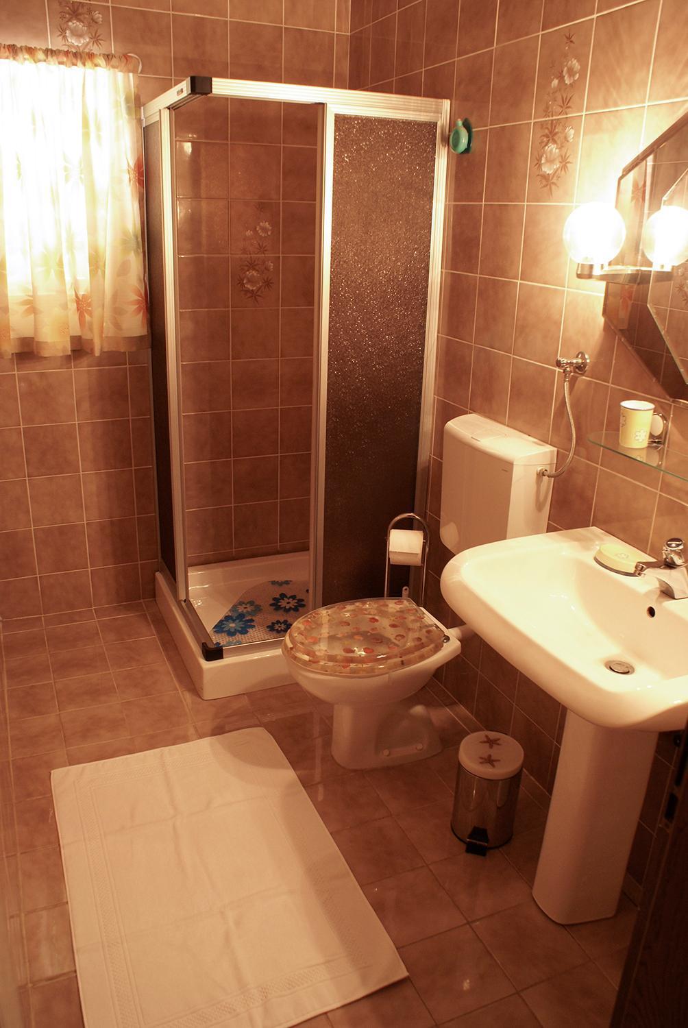 Apartmani Ribarica**** Karlobag Exteriör bild