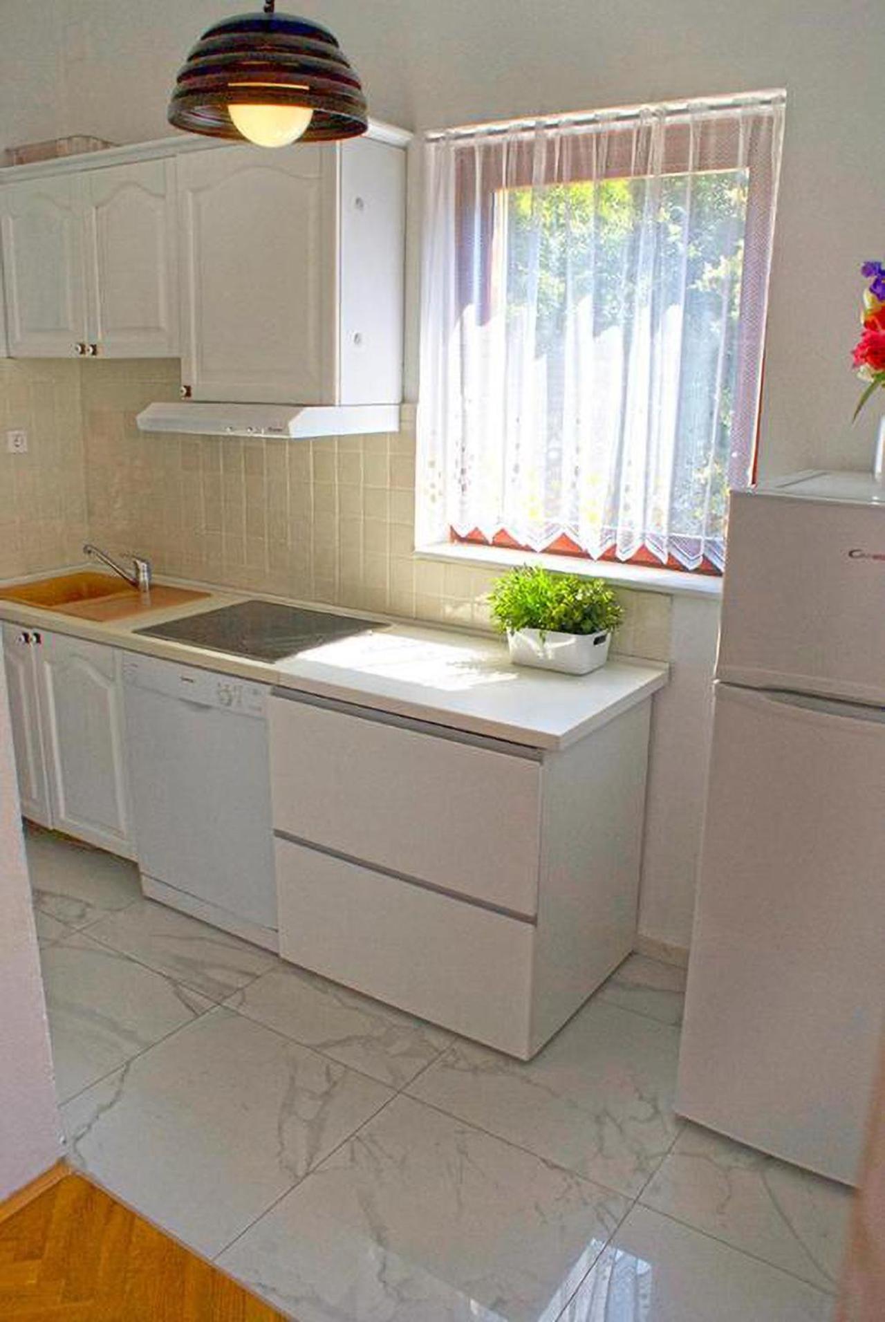 Apartmani Ribarica**** Karlobag Exteriör bild