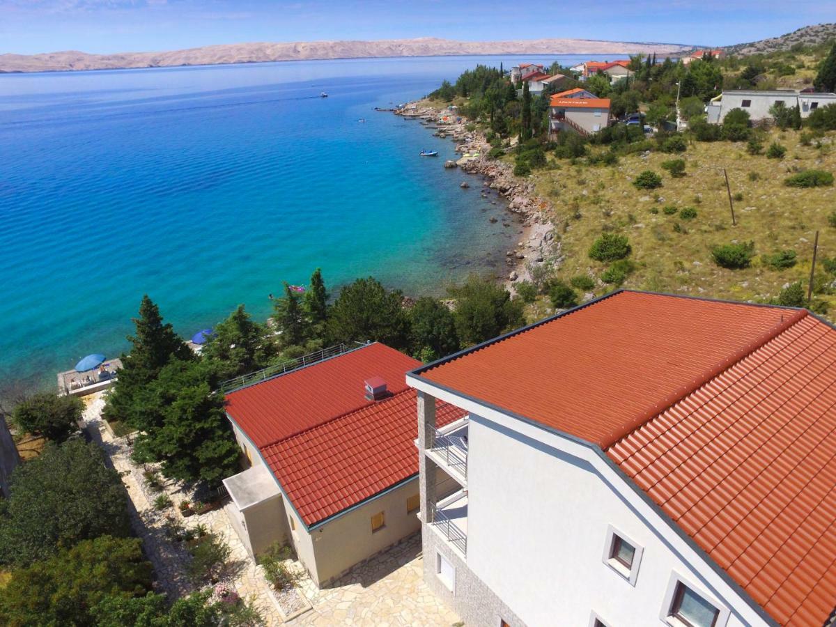 Apartmani Ribarica**** Karlobag Exteriör bild
